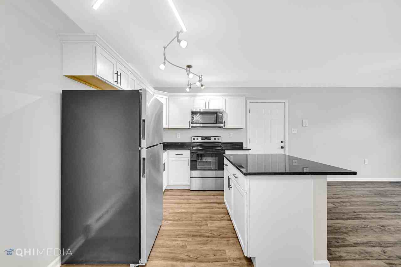 2080 East Rand Street - Photo 5 of 17