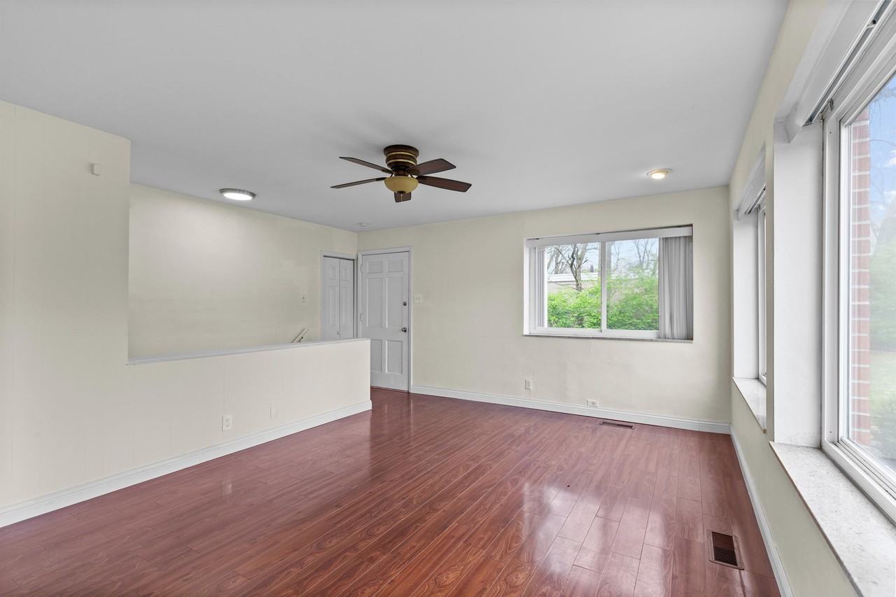 7848 Big Bend Boulevard - Photo 4 of 14