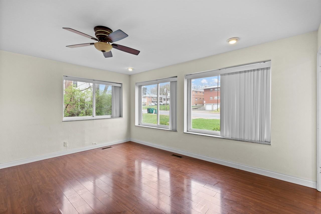 7848 Big Bend Boulevard - Photo 5 of 14