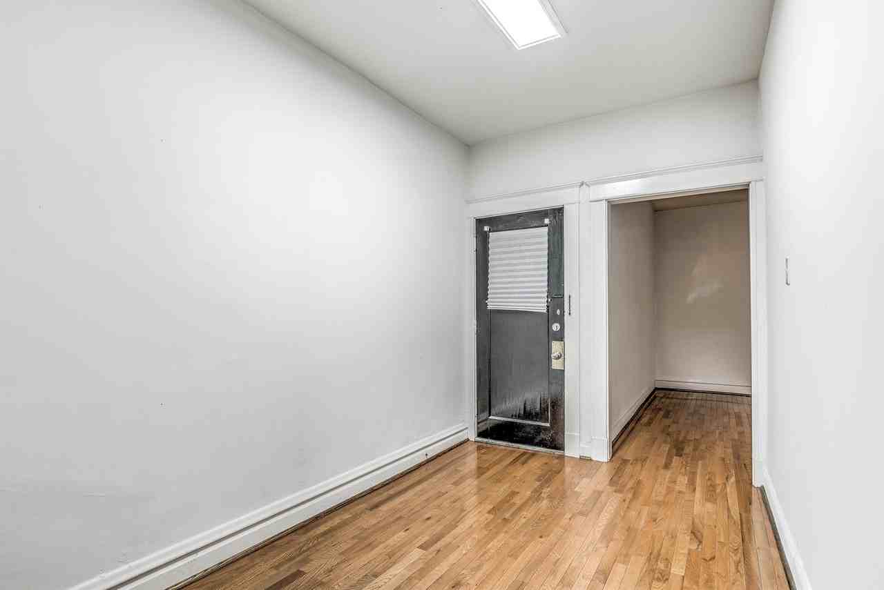 1722 Waverly Place - Photo 3 of 16