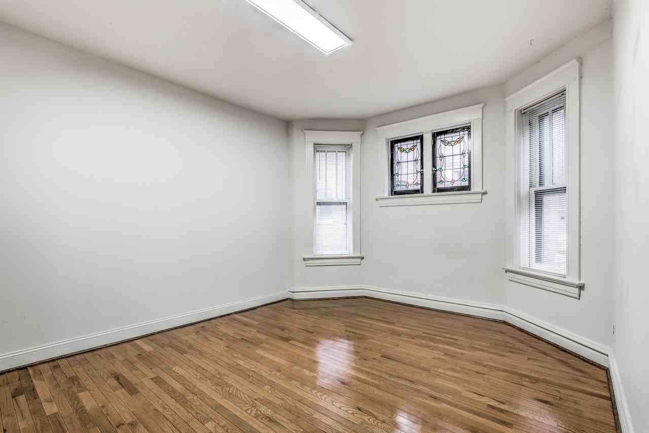 1722 Waverly Place - Photo 5 of 16