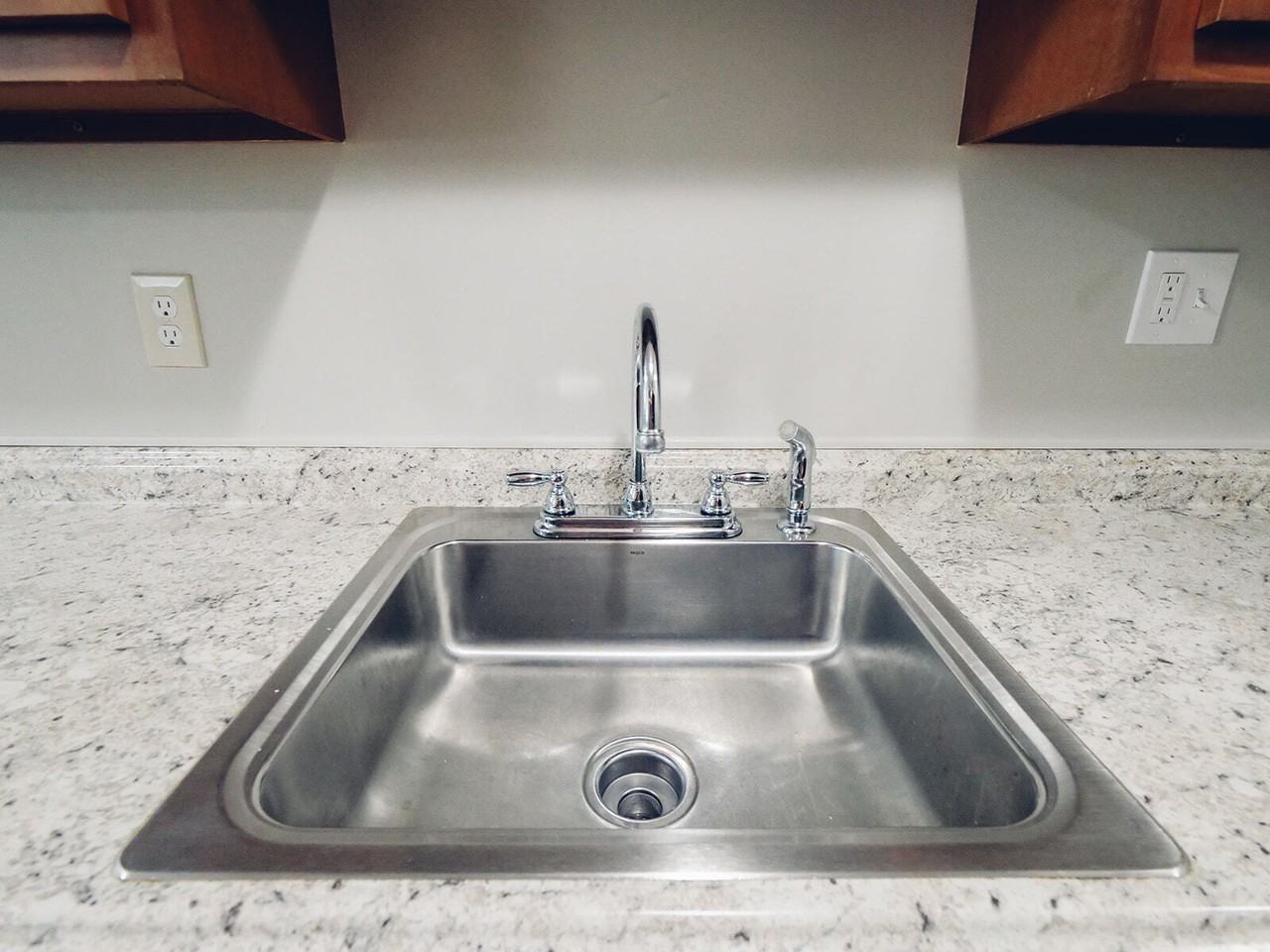 255 Mcgregor Avenue - Photo 5 of 9