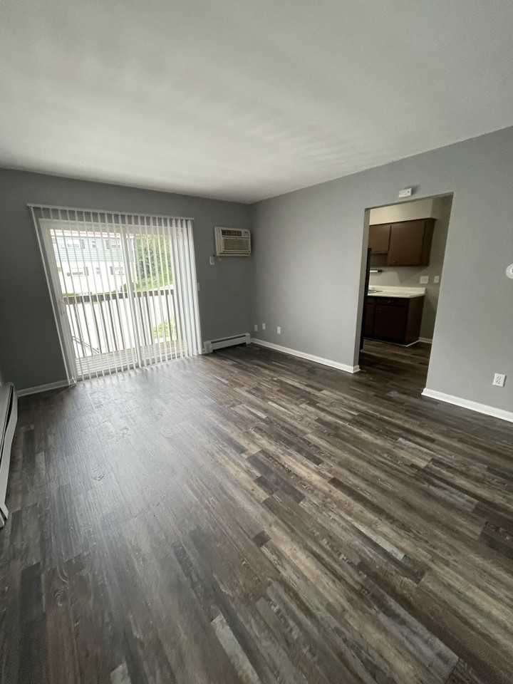 813 Rosemont Avenue - Photo 2 of 6