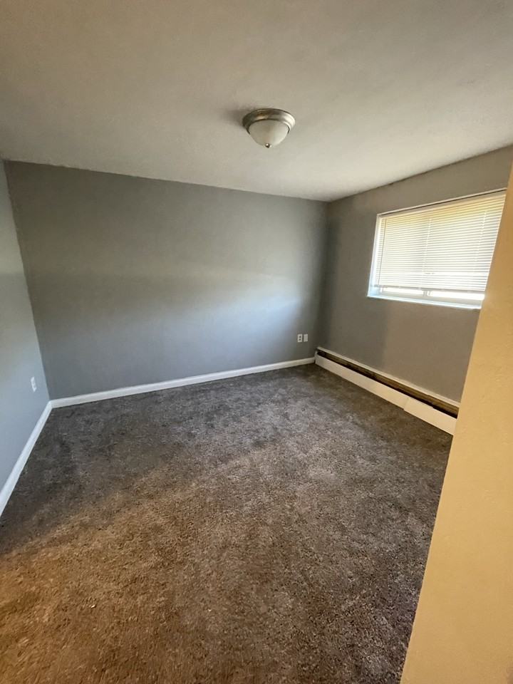 3008 North Verity Parkway - Photo 3 of 4