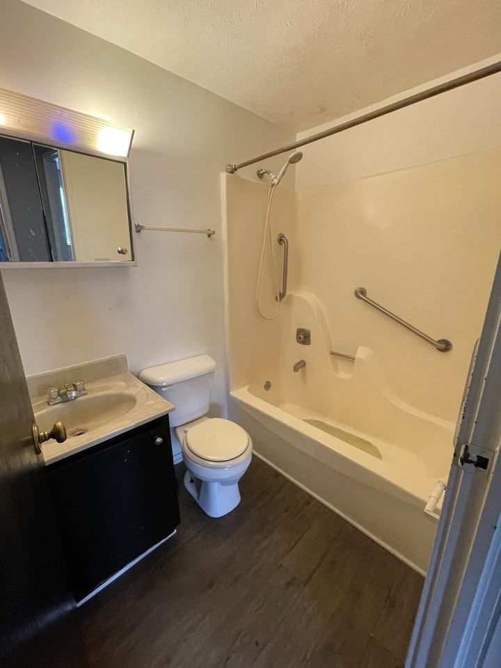 2838 Harrison Avenue - Photo 5 of 5