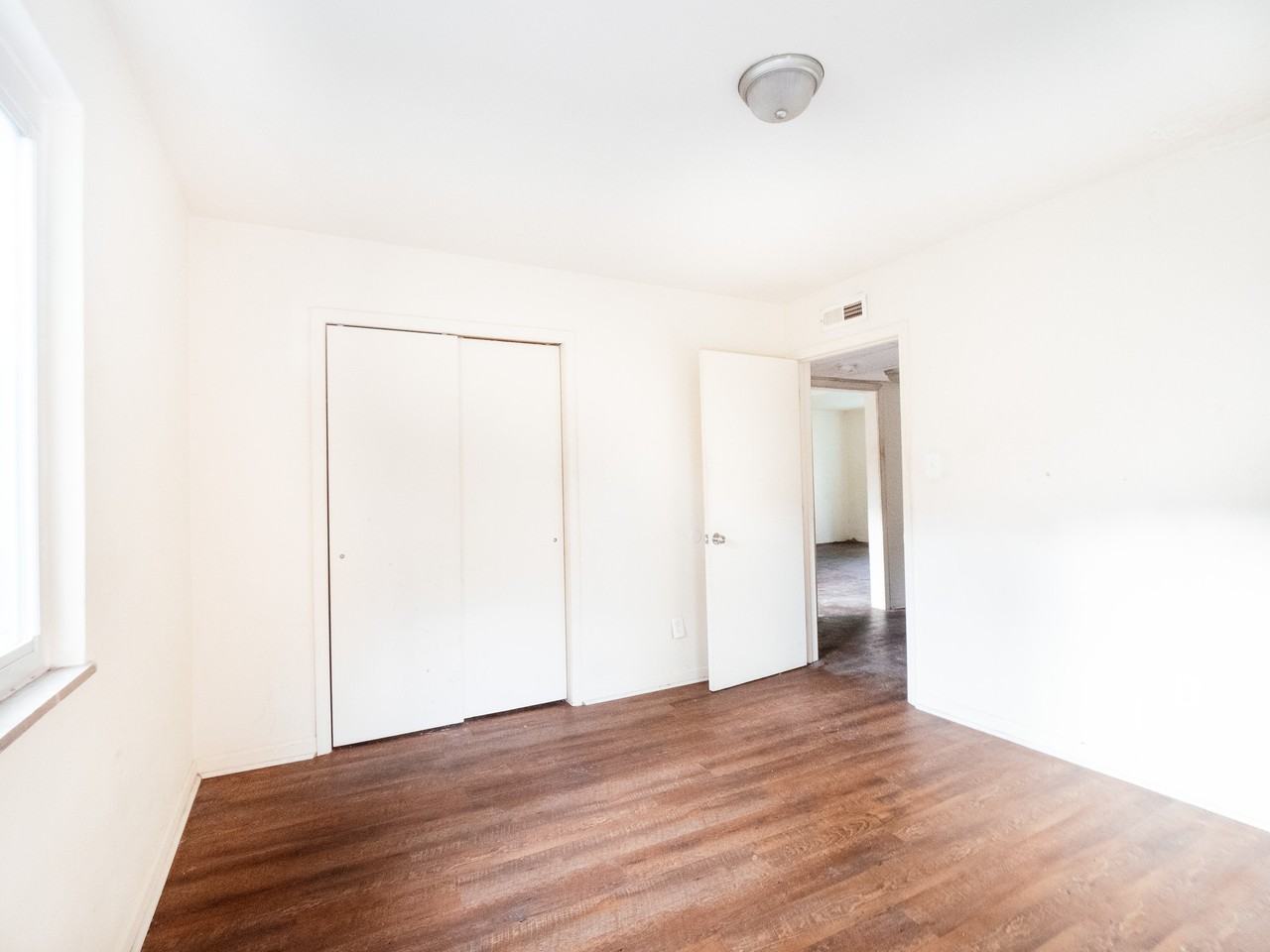 OH_AM_2323-2331 Riverside Drive - Photo 2 of 9