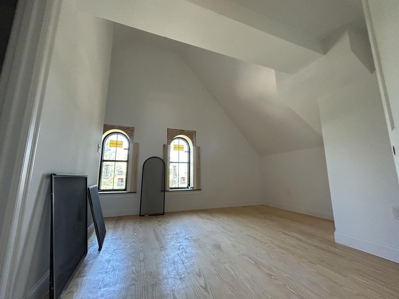 205 Summer Street - Photo 4 of 7