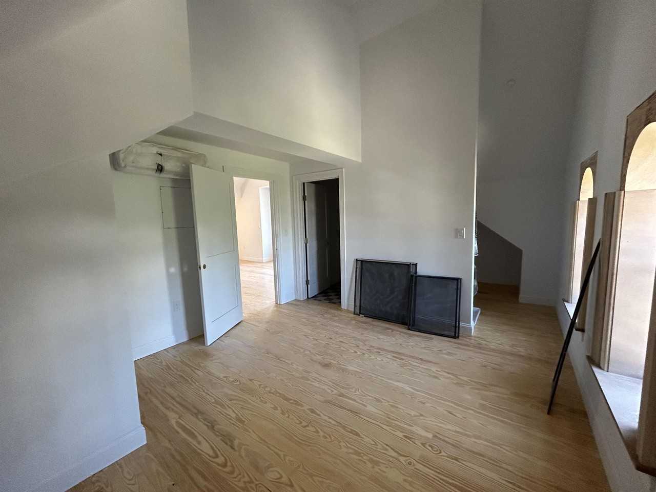 205 Summer Street - Photo 5 of 7