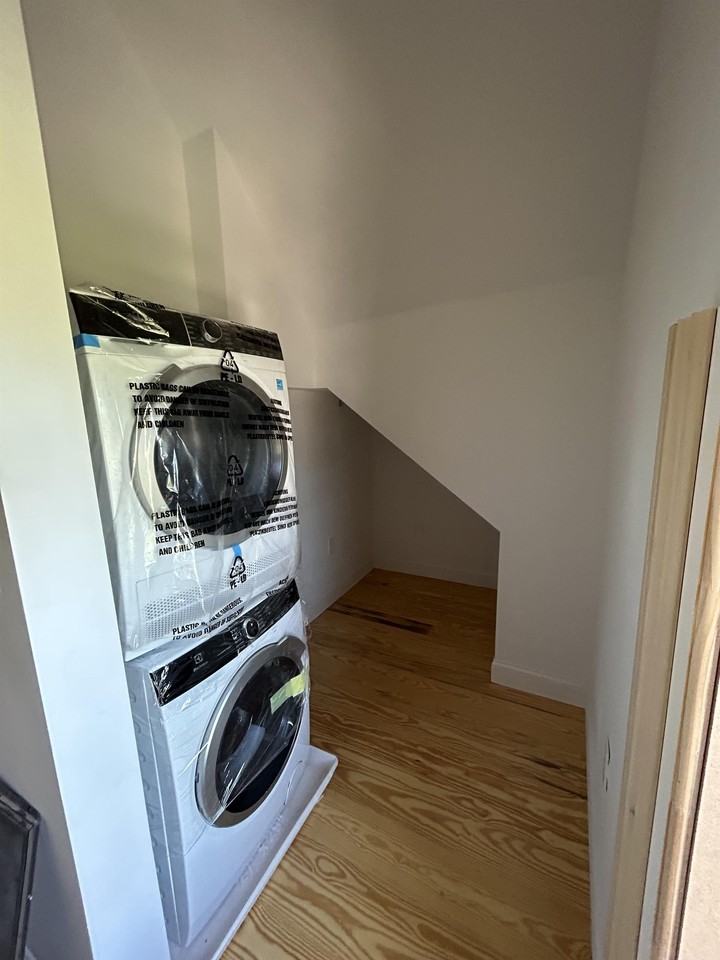 205 Summer Street - Photo 6 of 7