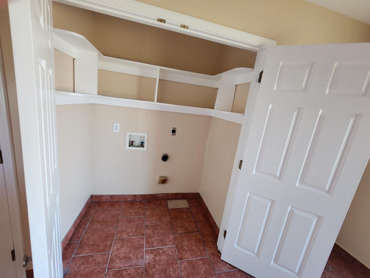 3504 Evangeline Avenue - Photo 5 of 10