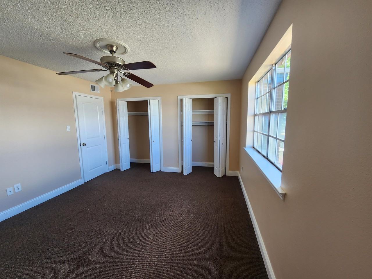 3504 Evangeline Avenue - Photo 7 of 10