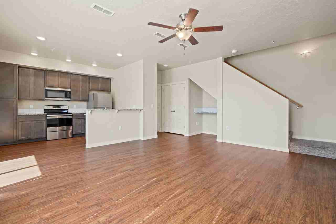7340 N Lucy Rose LN 101 - Photo 3 of 24