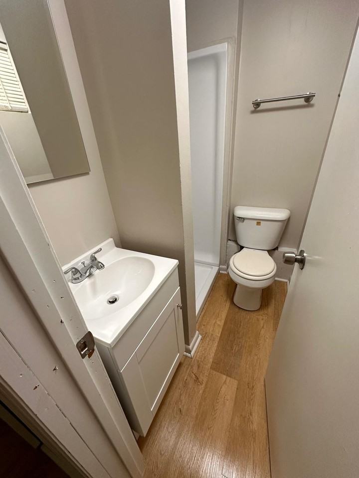 247 South Liberty Street - Photo 6 of 37