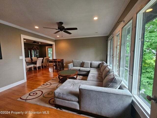 528 North Webster Avenue - Photo 7 of 13