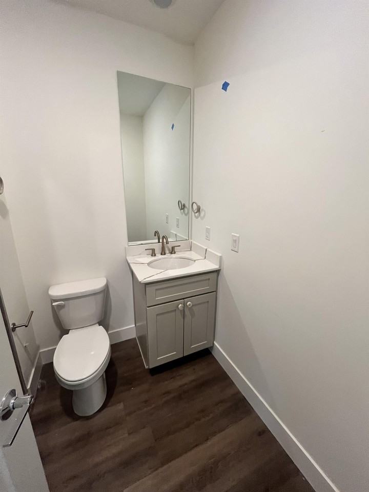 700 Riverside Drive - Photo 7 of 11