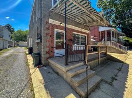 featured image of 814 6th St