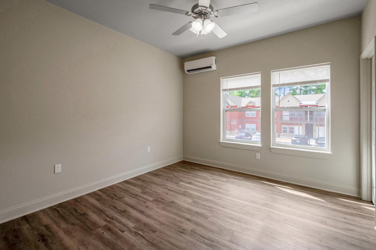 Platform Cairo - Photo 3 of 17