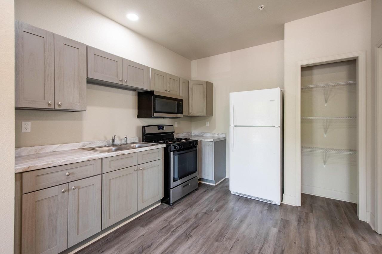 Platform Cairo - Photo 6 of 17