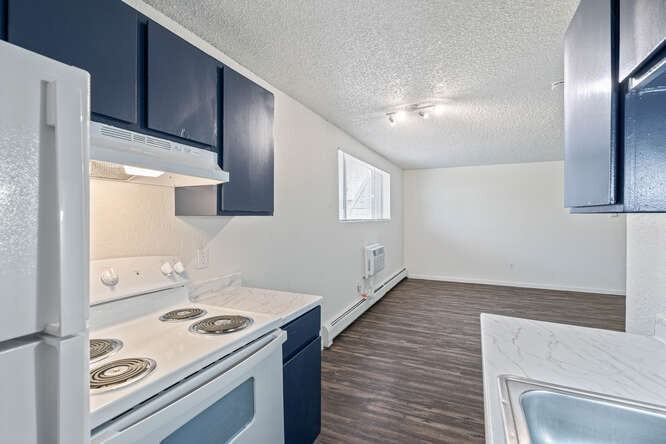 1377-1397 Laredo St./ 16415 14th Pl. - Photo 5 of 17