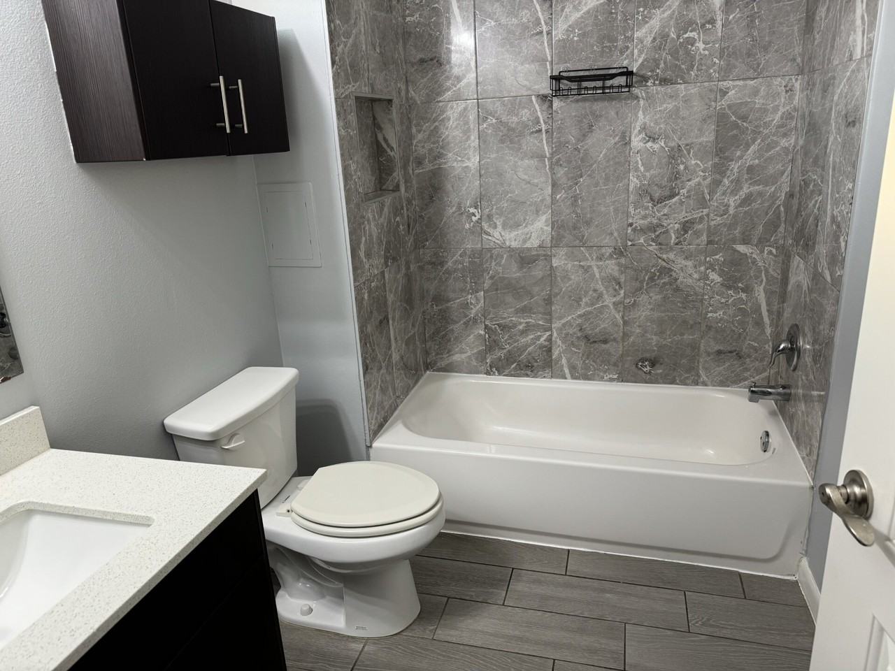 University Apartments - Photo 5 of 19