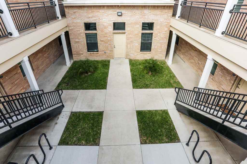 University Apartments - Photo 7 of 19