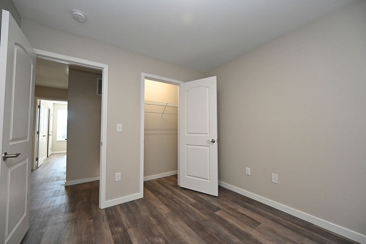 Demorest Townhomes - Photo 6 of 31