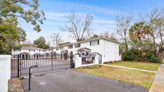 Oakleigh Square - Photo 1 of 1