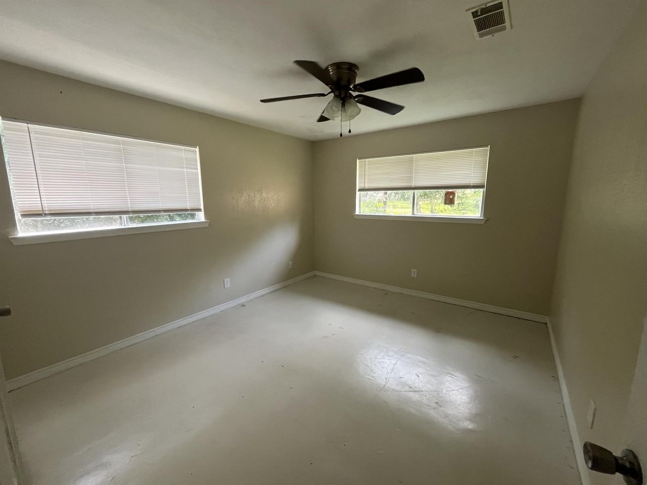 208 Craddock - Photo 4 of 5