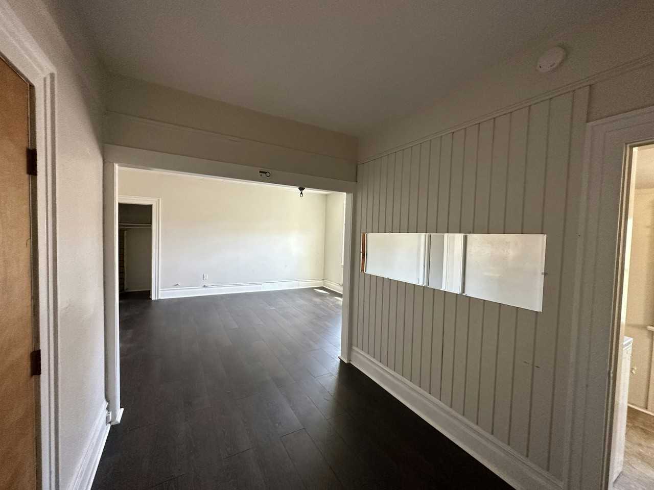 102 Parkwood Drive, Unit 405-Unit 2 - Photo 3 of 7