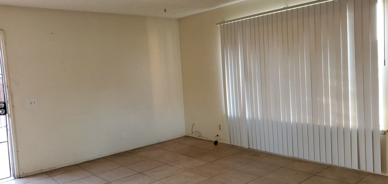 19227 California 18, Unit 5 - Photo 2 of 13