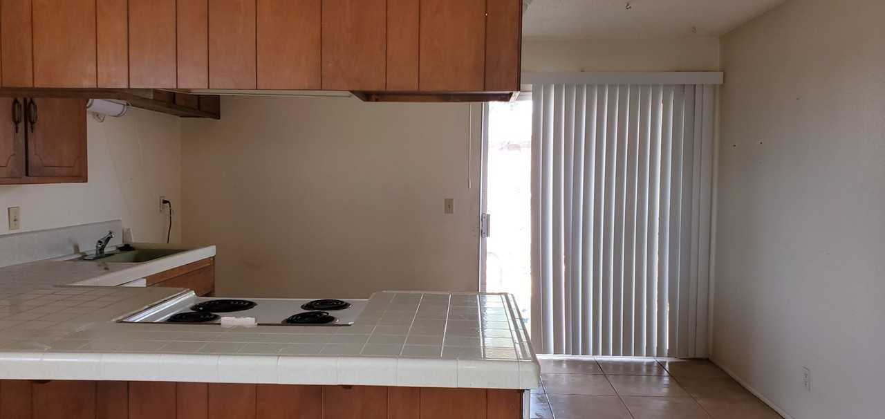 19227 California 18, Unit 5 - Photo 5 of 13