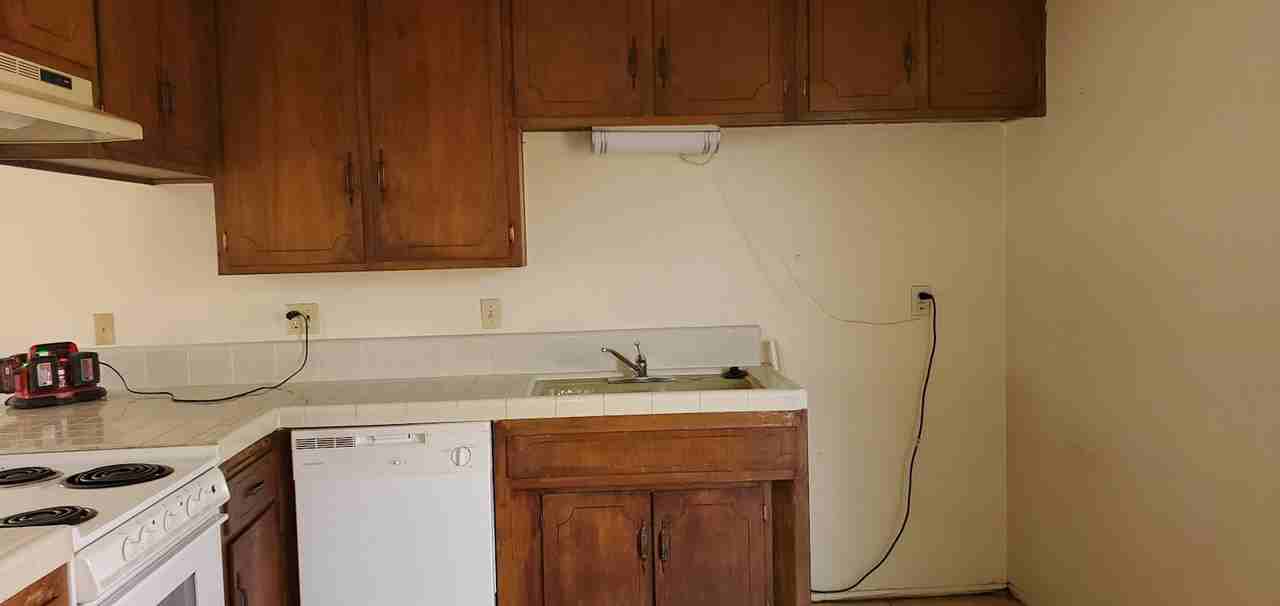 19227 California 18, Unit 5 - Photo 7 of 13