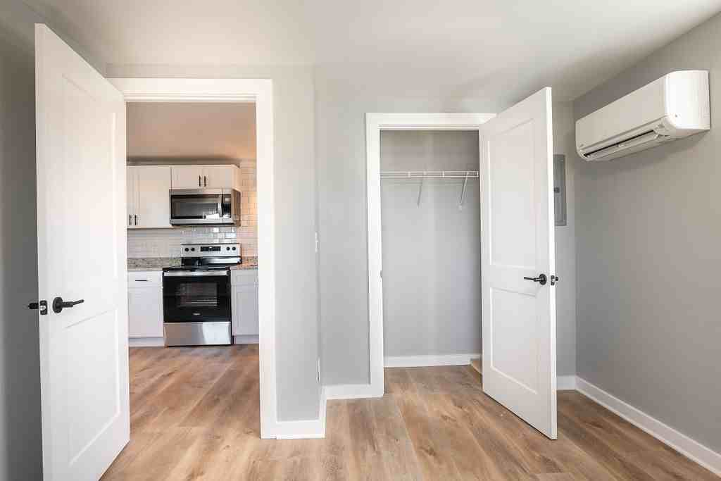 Genesis Apartments 650 - Photo 5 of 6