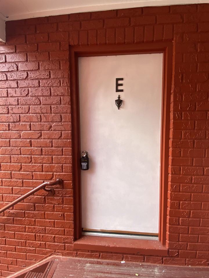 8221 12th Way NorthApt E #1 - Photo 4 of 21