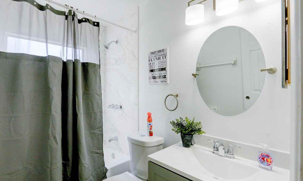 N 52nd St - Photo 5 of 16