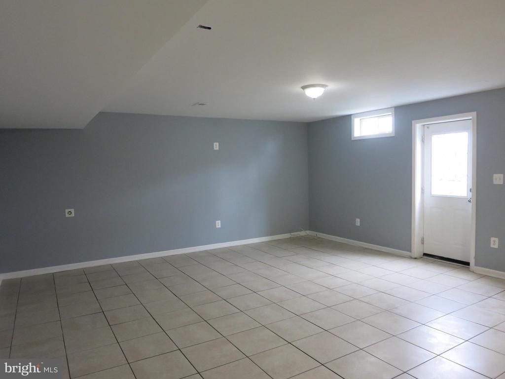 8401 Hessian Hill Ct - Photo 3 of 15