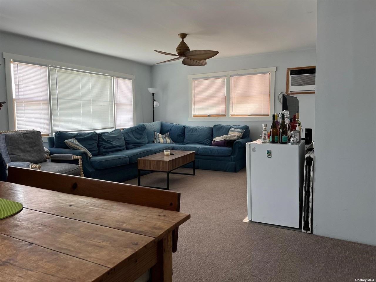 563 Neptune Blvd - Photo 3 of 11