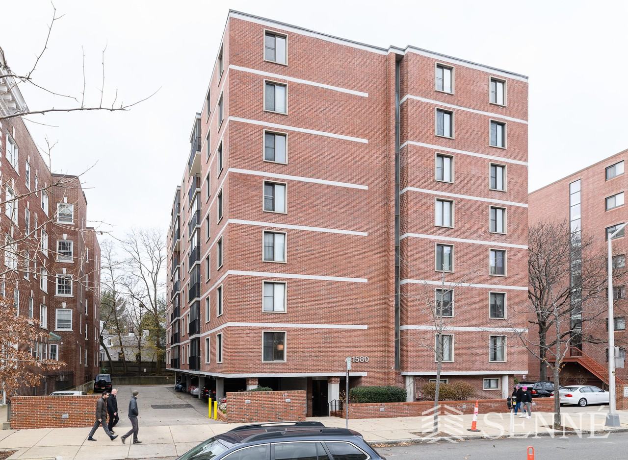 1580 Massachusetts Ave #4F - Photo 6 of 7