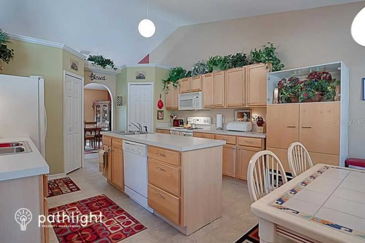 1621 Myrtle Lake Ave - Photo 2 of 16