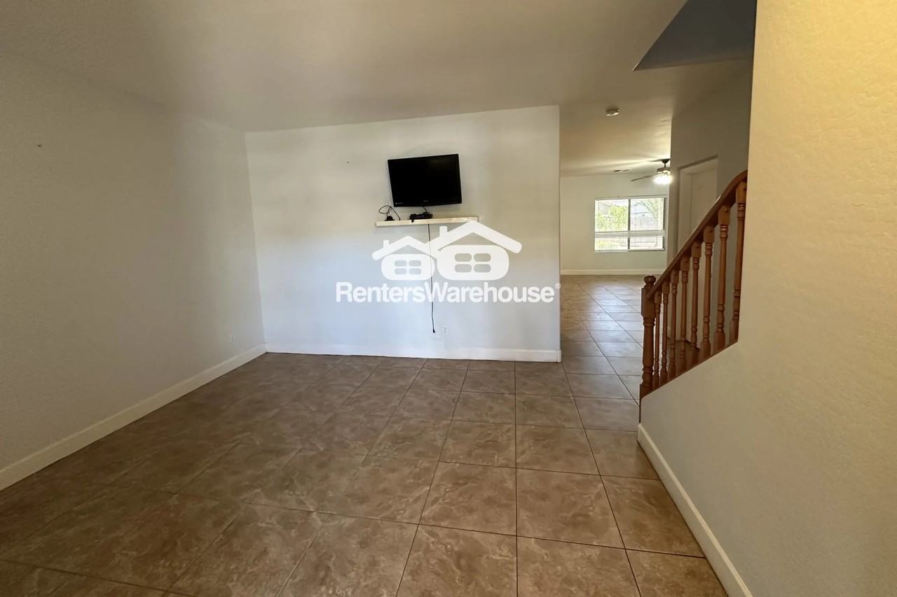 7023 W Branham Ln - Photo 3 of 46