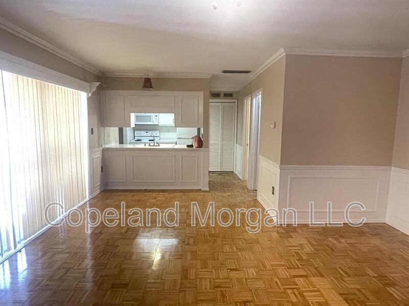 8221 12th Way N #E - Photo 5 of 21