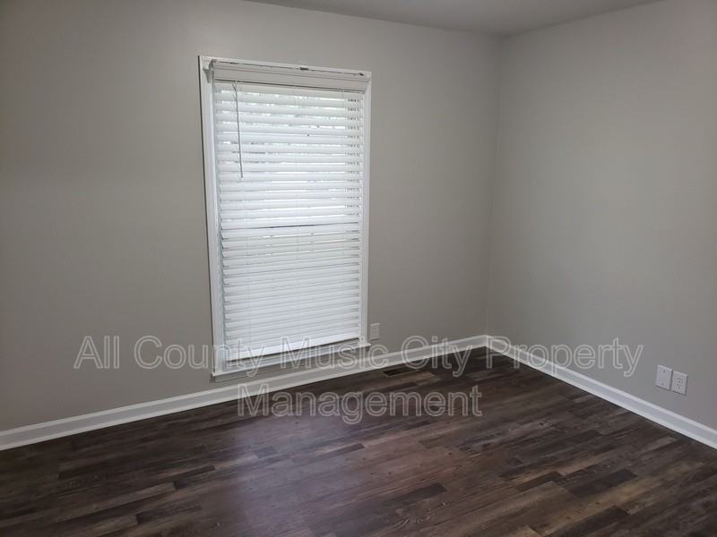 553 Owendale Dr - Photo 7 of 18