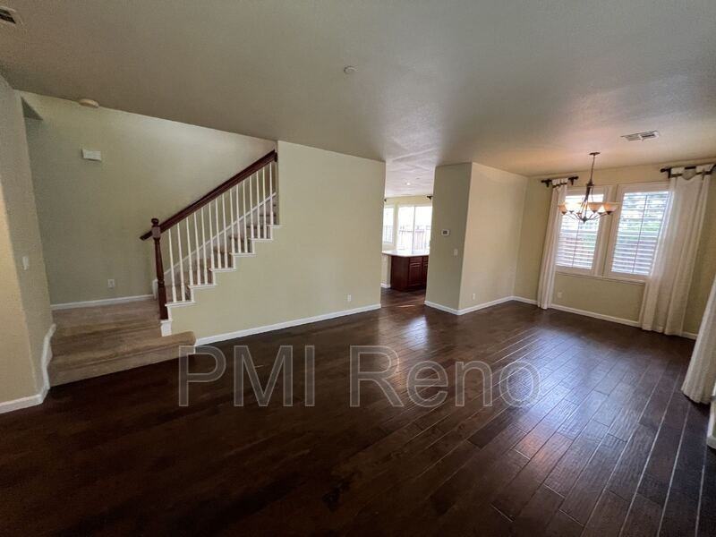 7029 Sacred Cir - Photo 3 of 20