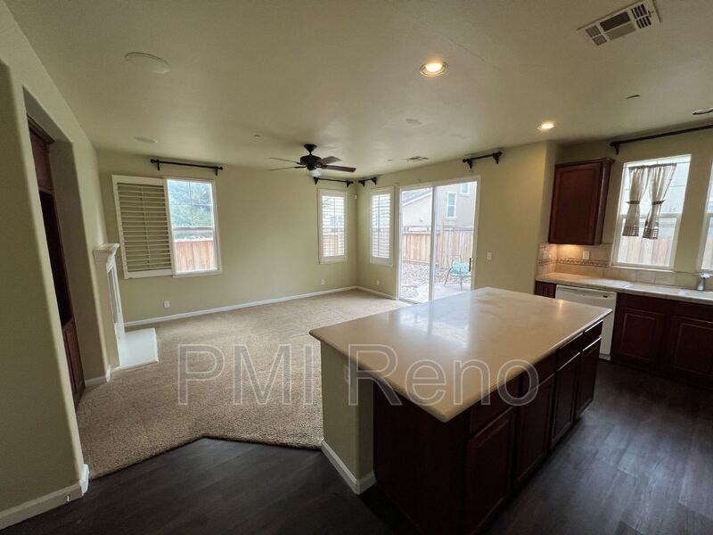 7029 Sacred Cir - Photo 5 of 20
