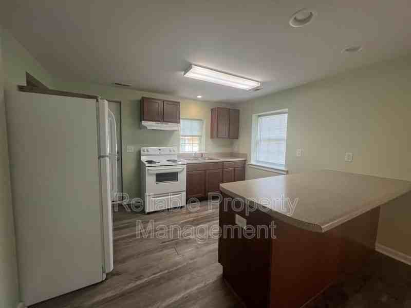 406 W Front St - Photo 7 of 20