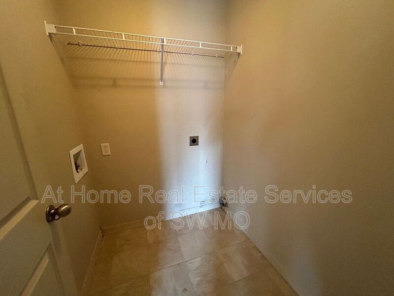 1118 N Missouri Dr - Photo 5 of 10