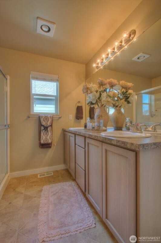 17248 117th Ave E - Photo 4 of 18