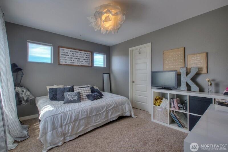 17248 117th Ave E - Photo 7 of 18