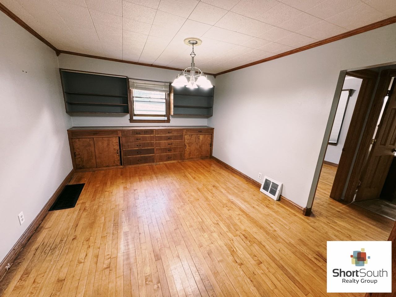 4636 Wakefield Ave Ne - Photo 2 of 26