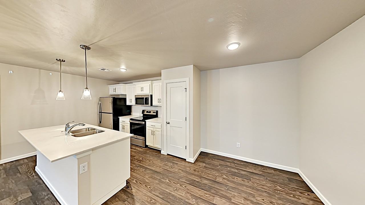 4922 Avion Ct - Photo 6 of 17